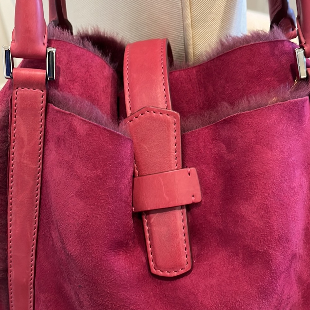 Loro Piana genuine shearling bag. In beautiful magenta color perfect for winter - Picture 2 of 7
